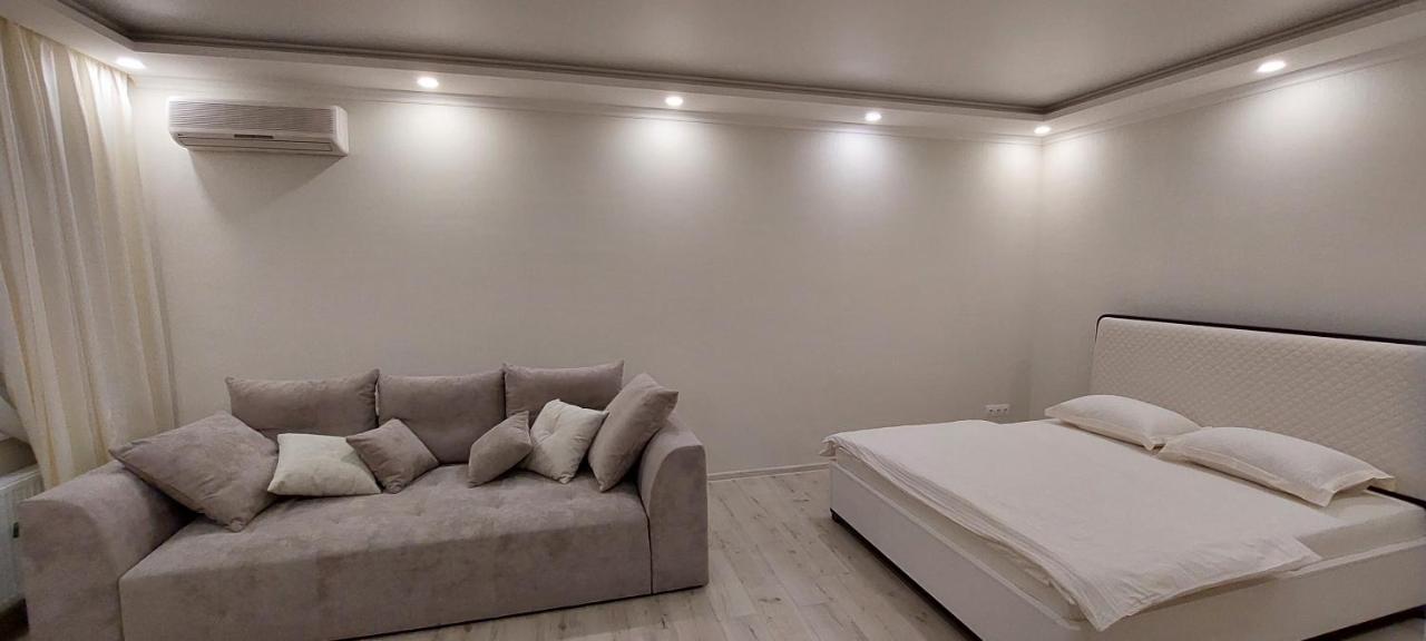 Apartment подобово жк центральний вул.нове шосе, 8а *